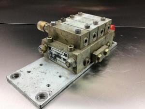 Liebherr Verteilerblock